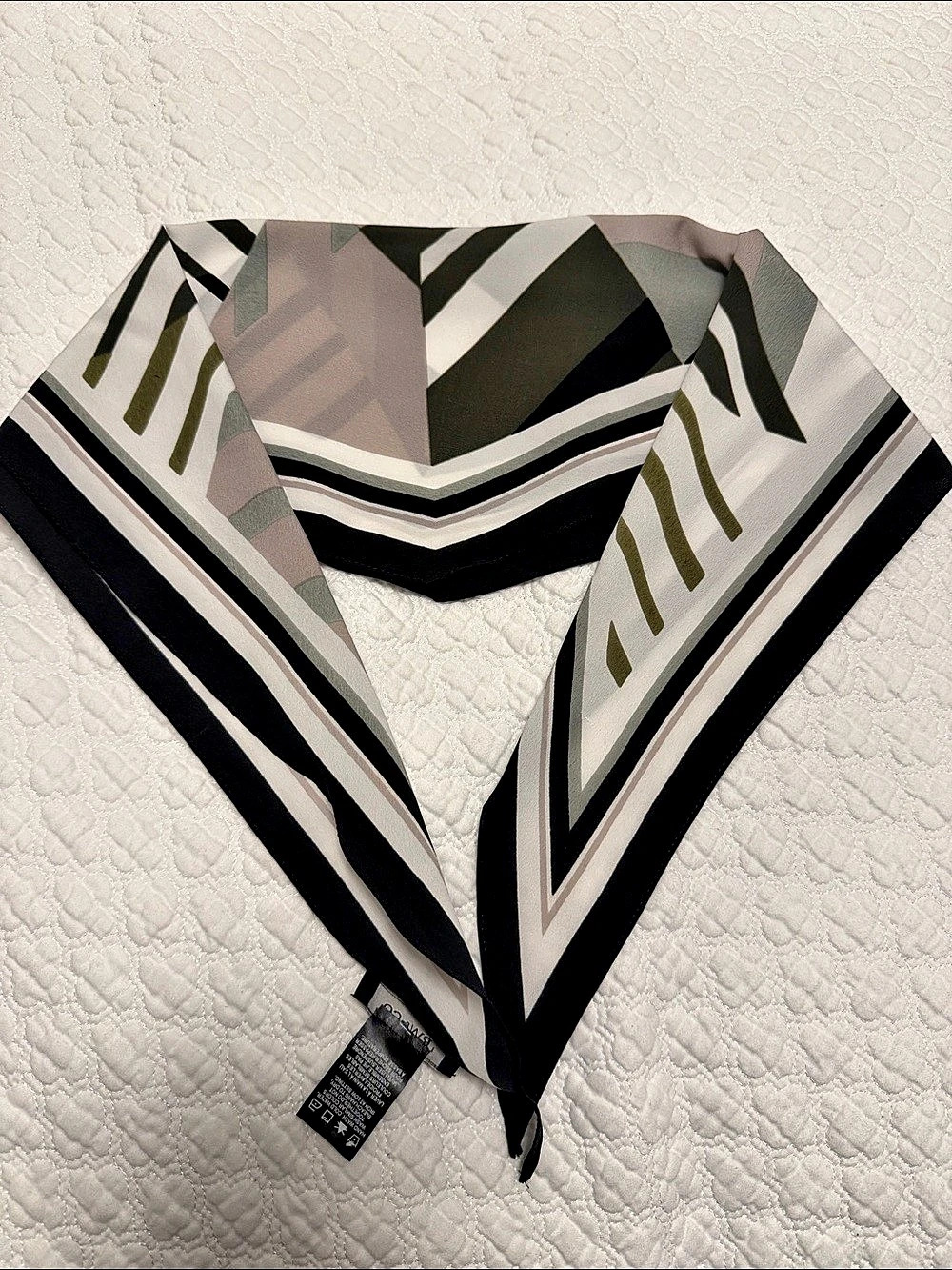 RW&CO. Geometric Printed Scarf in Black & White Like New